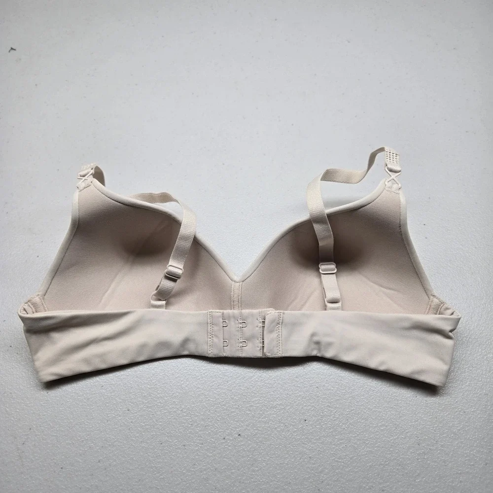 Warner's Women Bra 34B Beige T Shirt Wireless‎ Strap Adjustable